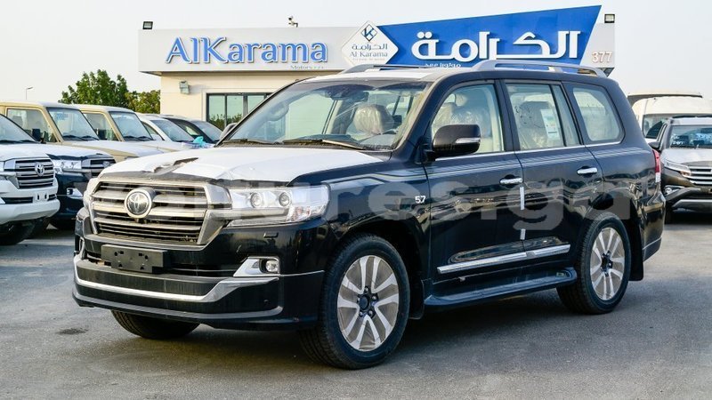 Big with watermark toyota land cruiser estuaire import dubai 6286