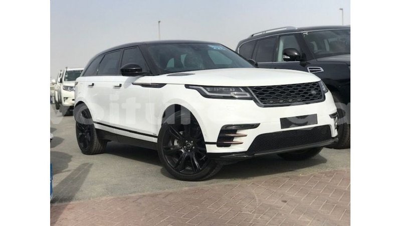 Big with watermark land rover range rover estuaire import dubai 6287