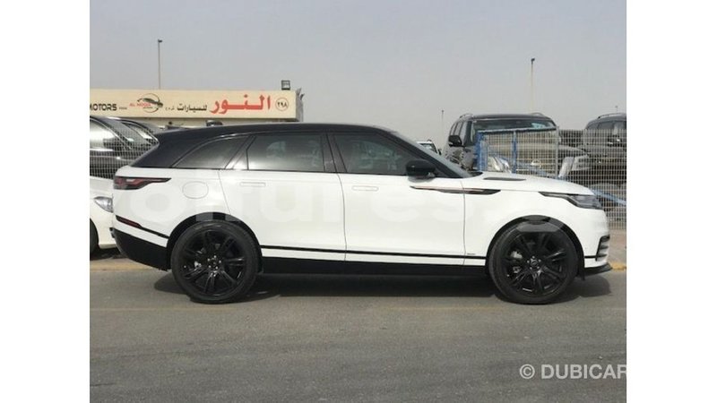 Big with watermark land rover range rover estuaire import dubai 6287