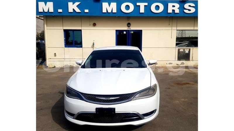 Big with watermark chrysler 200 estuaire import dubai 6288