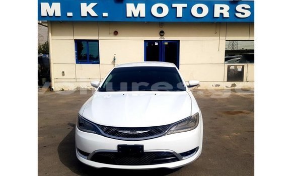 Acheter Import Voiture Chrysler 200 Blanc à Import - Dubai, Estuaire