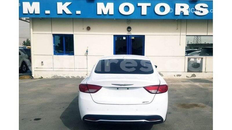 Big with watermark chrysler 200 estuaire import dubai 6288