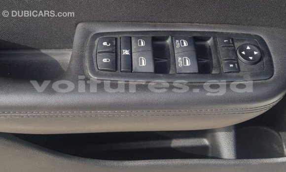 Acheter Import Voiture Chrysler 200 Blanc à Import - Dubai, Estuaire Acheter Import Voiture Chrysler 200 Blanc à Import - Dubai, Estuaire