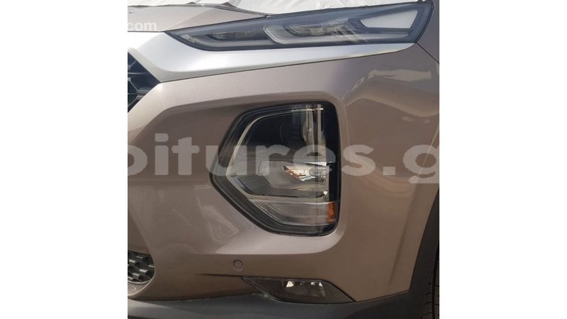 Big with watermark hyundai santa fe estuary import dubai 6289