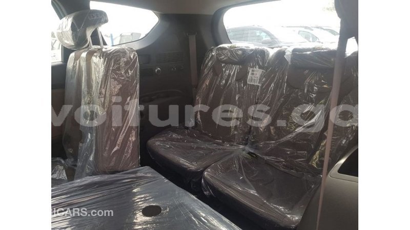 Big with watermark hyundai santa fe estuaire import dubai 6289