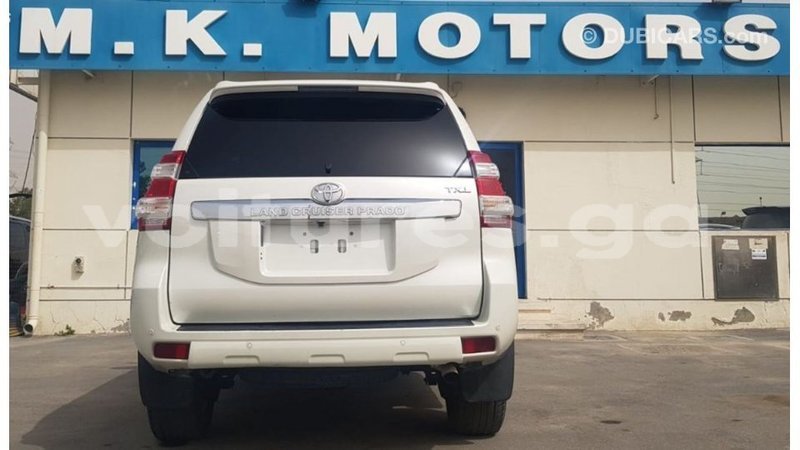 Big with watermark toyota land cruiser estuary import dubai 6290