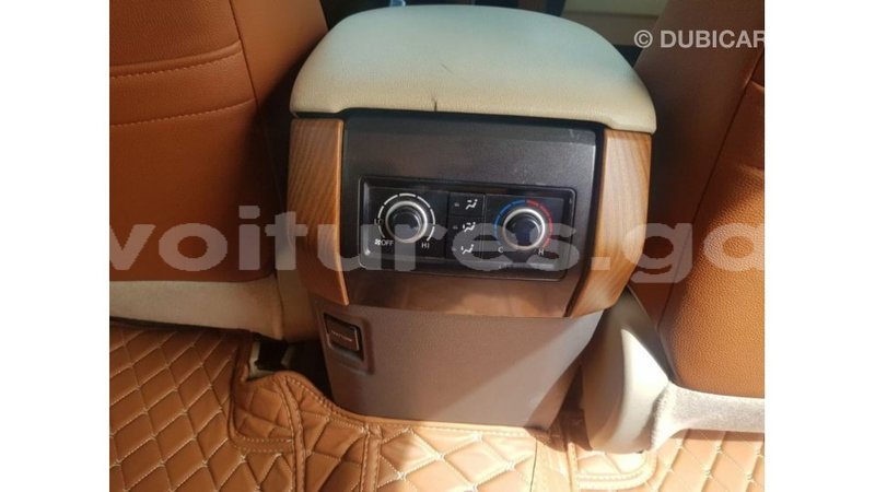 Big with watermark toyota land cruiser estuaire import dubai 6290