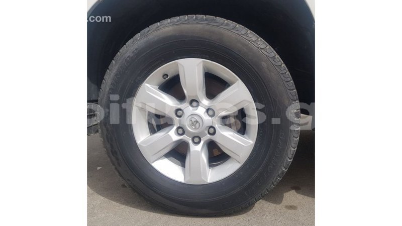 Big with watermark toyota land cruiser estuaire import dubai 6290