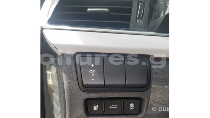 Big with watermark kia cadenza estuaire import dubai 6293