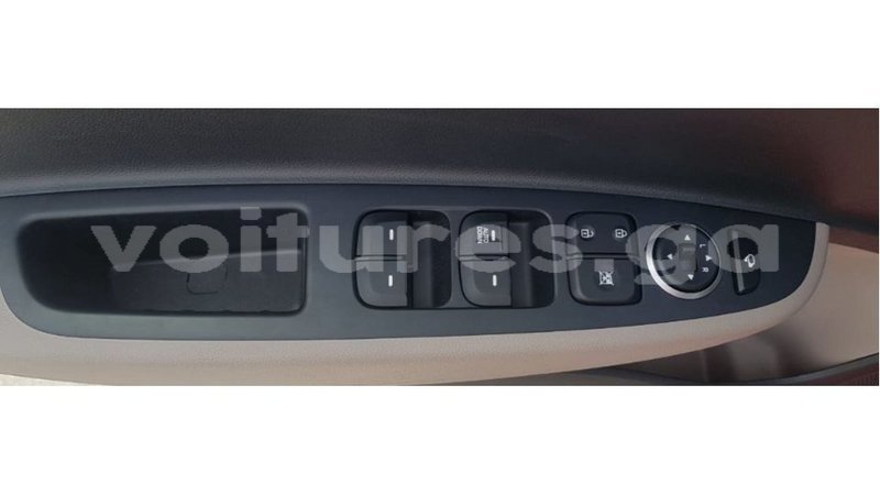 Big with watermark hyundai i10 estuaire import dubai 6295