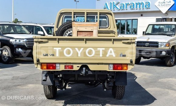 Acheter Import Voiture Toyota Land Cruiser Beige à Import - Dubai, Estuaire Acheter Import Voiture Toyota Land Cruiser Beige à Import - Dubai, Estuaire