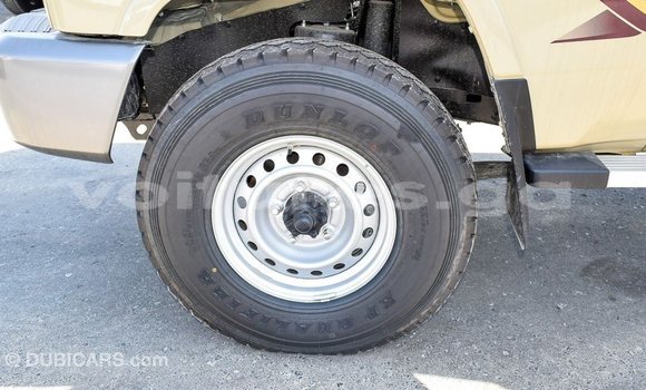 Acheter Import Voiture Toyota Land Cruiser Beige à Import - Dubai, Estuaire Acheter Import Voiture Toyota Land Cruiser Beige à Import - Dubai, Estuaire