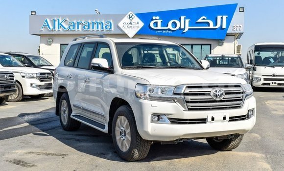 Acheter Import Voiture Toyota Land Cruiser Blanc à Import - Dubai, Estuaire Acheter Import Voiture Toyota Land Cruiser Blanc à Import - Dubai, Estuaire