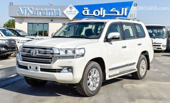 Acheter Import Voiture Toyota Land Cruiser Blanc à Import - Dubai, Estuaire Acheter Import Voiture Toyota Land Cruiser Blanc à Import - Dubai, Estuaire