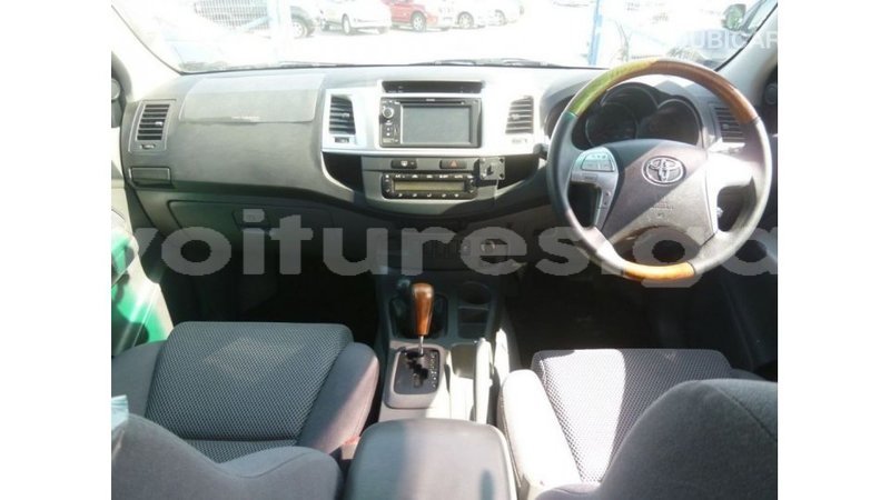 Big with watermark toyota hilux estuaire import dubai 6299