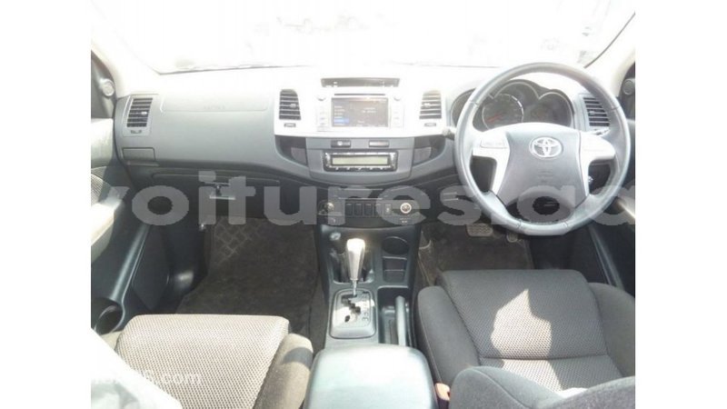 Big with watermark toyota hilux estuaire import dubai 6300