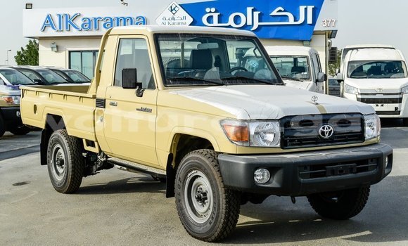 Acheter Import Voiture Toyota Land Cruiser Beige à Import - Dubai, Estuaire Acheter Import Voiture Toyota Land Cruiser Beige à Import - Dubai, Estuaire