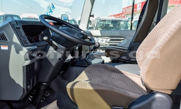 Acheter Import Voiture Toyota Coaster Blanc à Import - Dubai, Estuaire Acheter Import Voiture Toyota Coaster Blanc à Import - Dubai, Estuaire