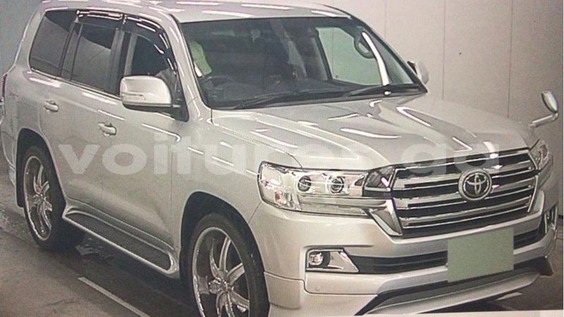 Big with watermark toyota land cruiser estuaire import dubai 6304