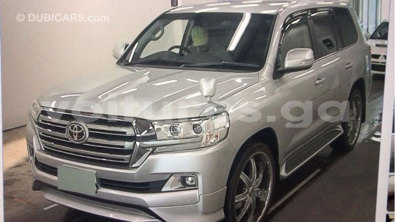 Big with watermark toyota land cruiser estuaire import dubai 6304