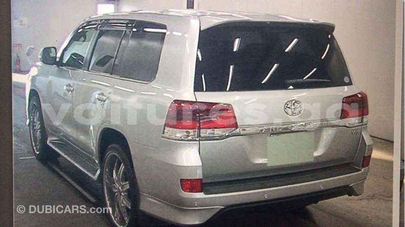 Big with watermark toyota land cruiser estuaire import dubai 6304