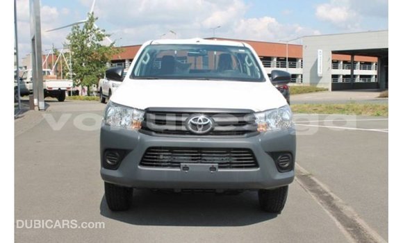 Sayi Imported Toyota Hilux White Mota in Import - Dubai a estuary Sayi Imported Toyota Hilux White Mota in Import - Dubai a estuary