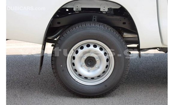 Sayi Imported Toyota Hilux White Mota in Import - Dubai a estuary Sayi Imported Toyota Hilux White Mota in Import - Dubai a estuary