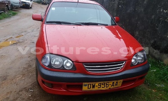 Sayi Na hannu Toyota Avensis Red Mota in Libreville a estuary Sayi Na hannu Toyota Avensis Red Mota in Libreville a estuary
