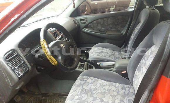 Sayi Na hannu Toyota Avensis Red Mota in Libreville a estuary Sayi Na hannu Toyota Avensis Red Mota in Libreville a estuary