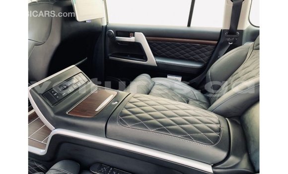 Acheter Import Voiture Toyota Land Cruiser Noir à Import - Dubai, Estuaire Acheter Import Voiture Toyota Land Cruiser Noir à Import - Dubai, Estuaire