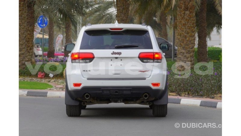 Big with watermark jeep grand cherokee estuary import dubai 6340