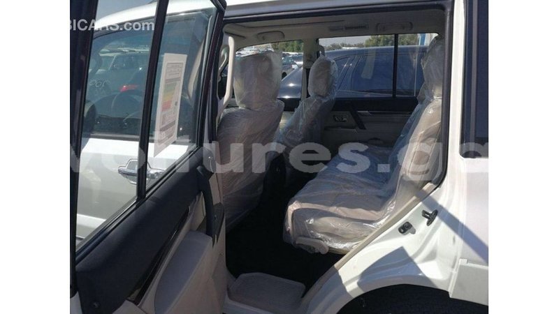 Big with watermark mitsubishi pajero estuary import dubai 6358