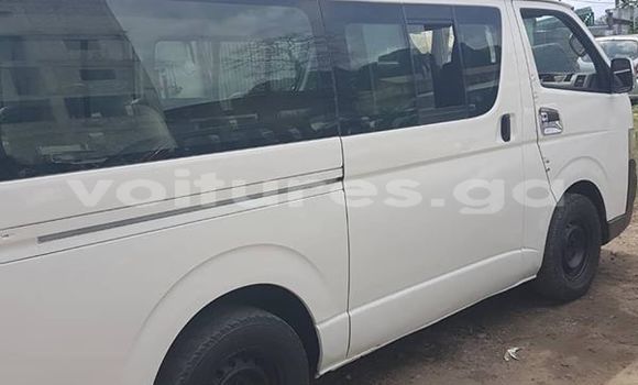 Acheter Import Voiture Toyota Hiace Blanc à Libreville, Estuaire Acheter Import Voiture Toyota Hiace Blanc à Libreville, Estuaire