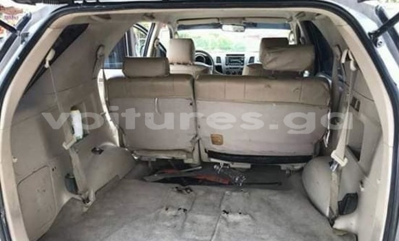 Acheter Import Voiture Toyota Fortuner Gris à Libreville, Estuaire Acheter Import Voiture Toyota Fortuner Gris à Libreville, Estuaire