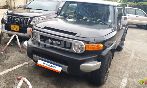 Sayi Na hannu Toyota FJ Cruiser Black Mota in Libreville a estuary Sayi Na hannu Toyota FJ Cruiser Black Mota in Libreville a estuary