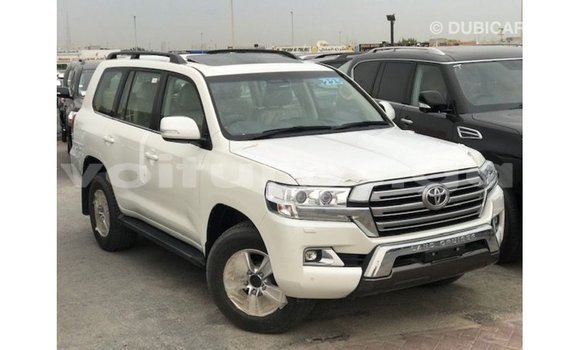 Buy Import Toyota Land Cruiser White Car in Import - Dubai in Estuary Buy Import Toyota Land Cruiser White Car in Import - Dubai in Estuary