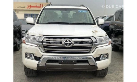 Buy Import Toyota Land Cruiser White Car in Import - Dubai in Estuary Buy Import Toyota Land Cruiser White Car in Import - Dubai in Estuary
