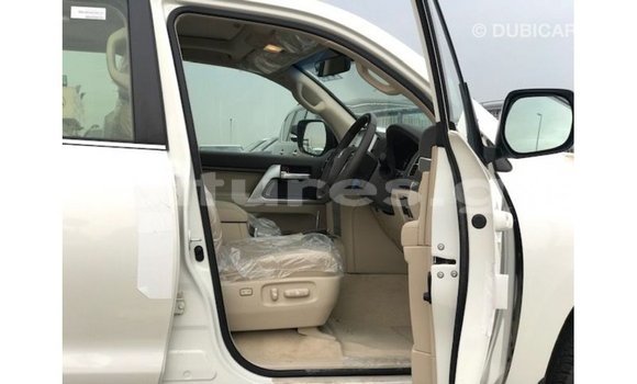 Buy Import Toyota Land Cruiser White Car in Import - Dubai in Estuary Buy Import Toyota Land Cruiser White Car in Import - Dubai in Estuary