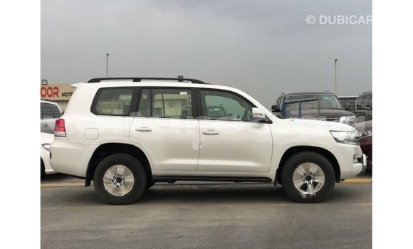 Buy Import Toyota Land Cruiser White Car in Import - Dubai in Estuary Buy Import Toyota Land Cruiser White Car in Import - Dubai in Estuary