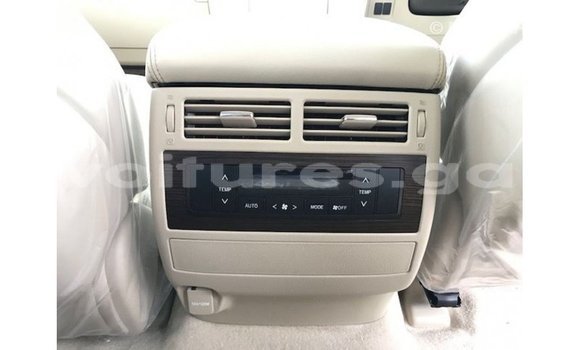 Buy Import Toyota Land Cruiser White Car in Import - Dubai in Estuary Buy Import Toyota Land Cruiser White Car in Import - Dubai in Estuary