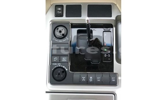 Buy Import Toyota Land Cruiser White Car in Import - Dubai in Estuary Buy Import Toyota Land Cruiser White Car in Import - Dubai in Estuary