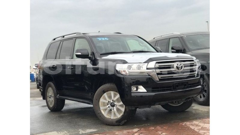 Big with watermark toyota land cruiser estuaire import dubai 6370