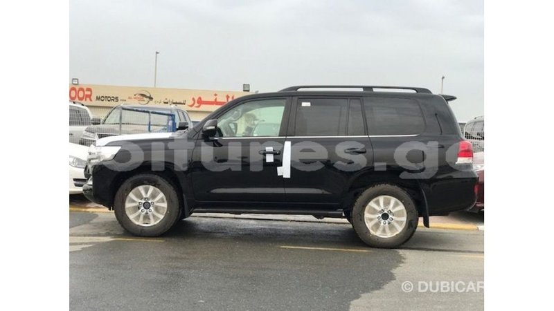 Big with watermark toyota land cruiser estuary import dubai 6370