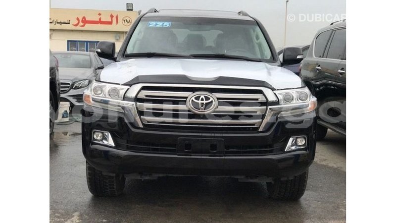 Big with watermark toyota land cruiser estuaire import dubai 6371