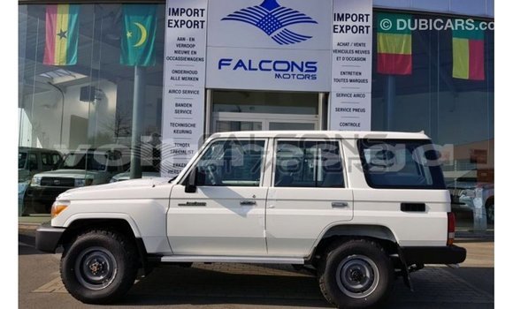Sayi Imported Toyota Land Cruiser White Mota in Import - Dubai a estuary Sayi Imported Toyota Land Cruiser White Mota in Import - Dubai a estuary