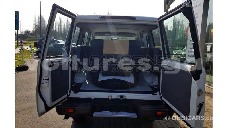 Big with watermark toyota land cruiser estuaire import dubai 6372