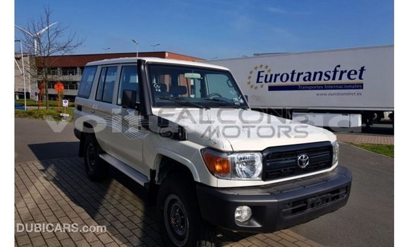 Sayi Imported Toyota Land Cruiser White Mota in Import - Dubai a estuary Sayi Imported Toyota Land Cruiser White Mota in Import - Dubai a estuary