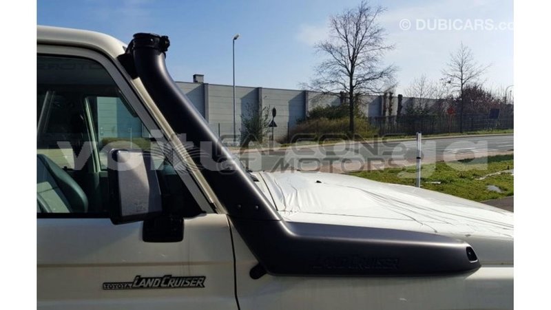 Big with watermark toyota land cruiser estuaire import dubai 6372