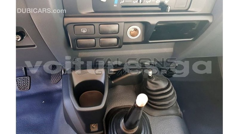 Big with watermark toyota land cruiser estuaire import dubai 6372