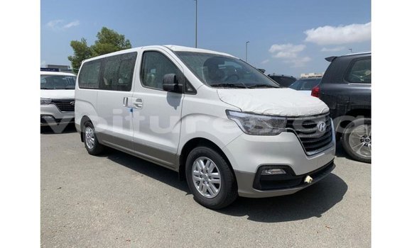 Acheter Import Utilitaire Hyundai Chorus Blanc à Import - Dubai, Estuaire